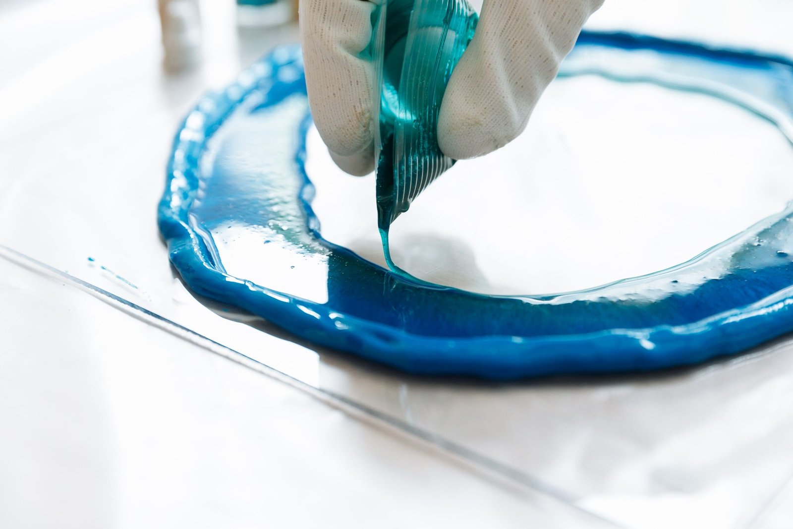 Cómo hacer moldes de silicona para resina: guía completa paso a paso